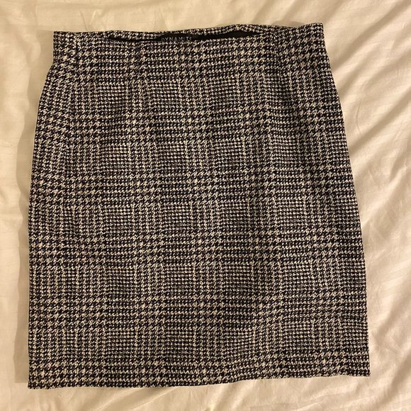 Dynamite skirt - Picture 1 of 2